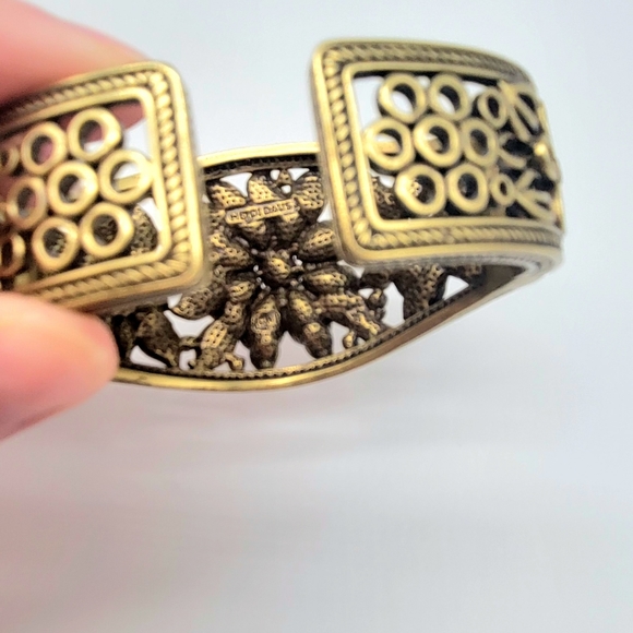 Heidi Daus Pink Hinged Flower Statement Cuff with Swarovski Crystals - Picture 13 of 14